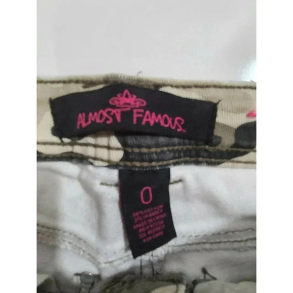 Almost Famous Junior Women's Skinny Jeans Size 0 Camouflage Gray Green Beige - Picture 5 of 5